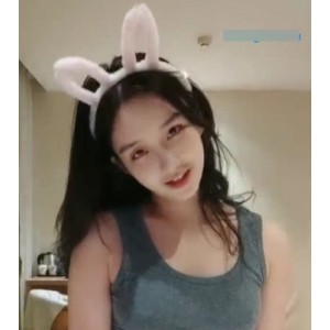 双女神互玩，1.8G超清福利视频，限时免费下载！