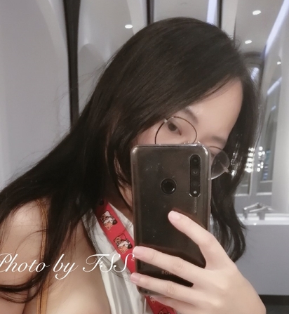 冯珊珊的户外女神作品,让你沉浸在推特的诱惑中