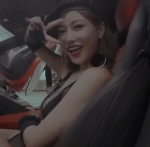 “私密盛宴：自行打包，光‘阴’妹，某处粉嫩，1.06G”