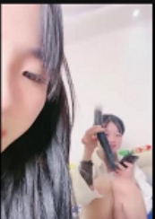 火爆直播！年轻嫩妹子互动无限，绝对诱人！