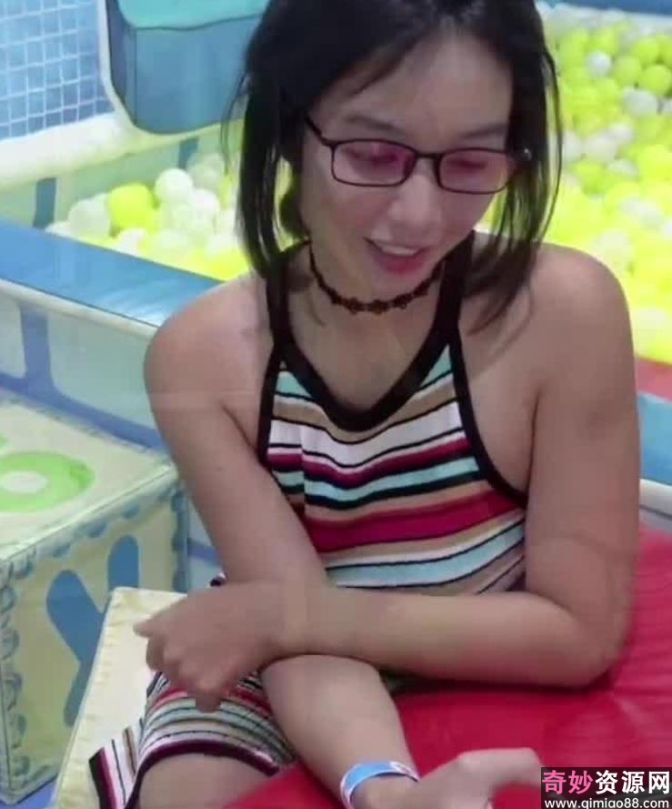 Kylie的私密大合集：50部越南妹cheng+ren+shi+pin，绝对诱人！