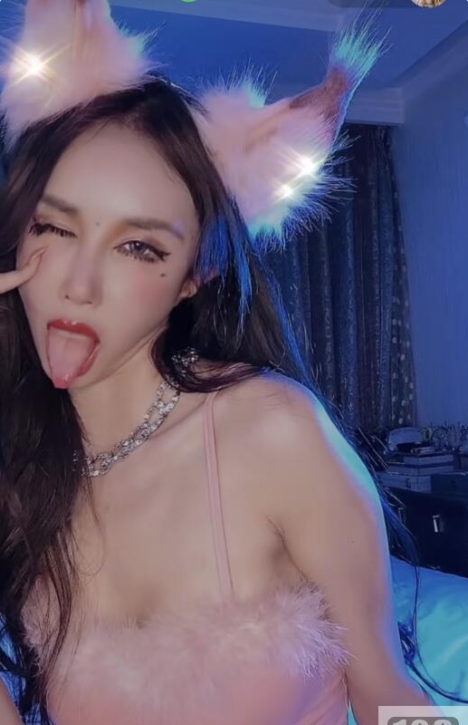 《快手美女孟晓艺视频合集，让你欲罢不能！》