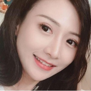 火辣妹子与男友的噼里啪啦散播