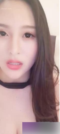 十三部小姐姐直播，女神依媚儿带你进入绝妙直播作品的世界