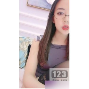 戴眼镜的大长腿眼镜妹合集，让你心动不已！