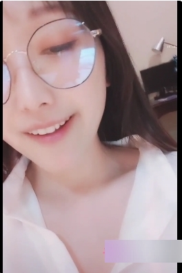 堕落的天使：白丫头的双重魅力，全新作品震撼上贤妗