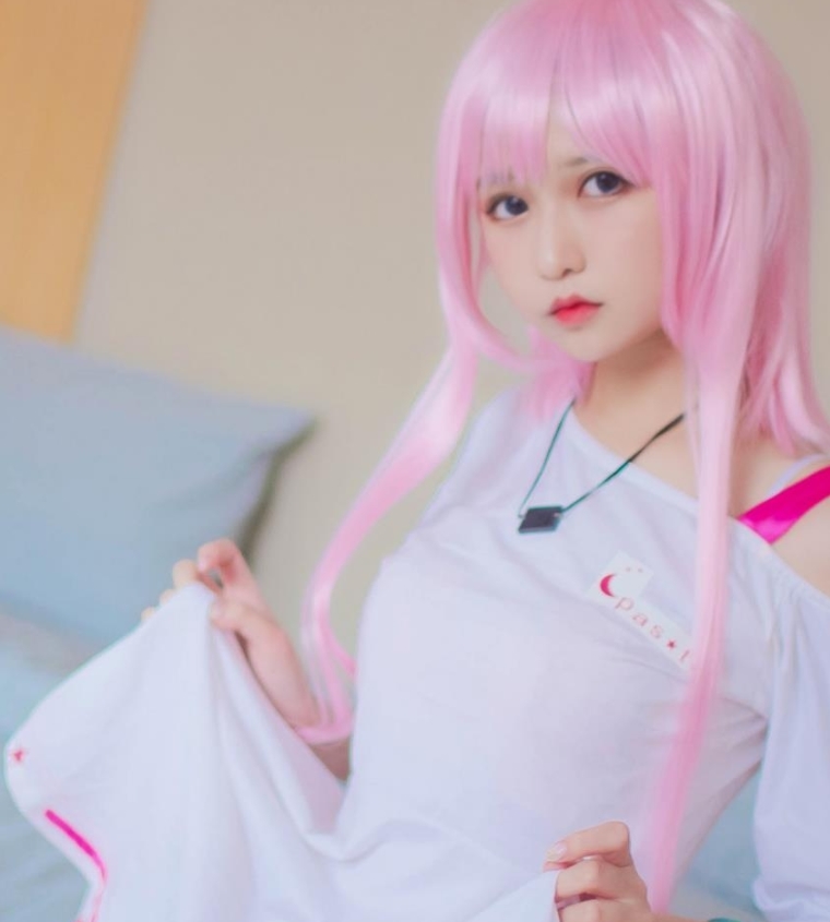 魔镜Cosplay：撩拨你的写真幻想