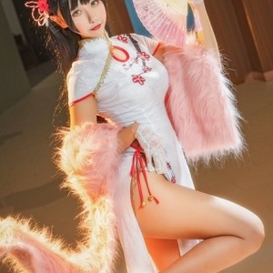 Momoko葵葵带你领略知名博主cos大佬的上千套精美图集！