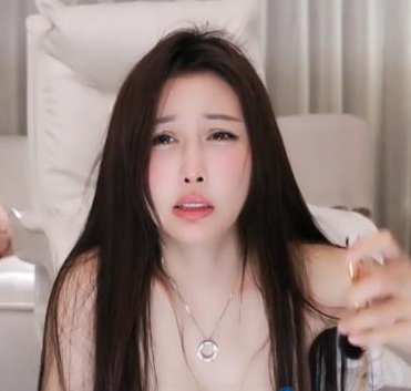 禁忌Peeggy-fun：颠覆你对cheng+ren+shi+pin的想象，倒着喷的花式人体喷泉！