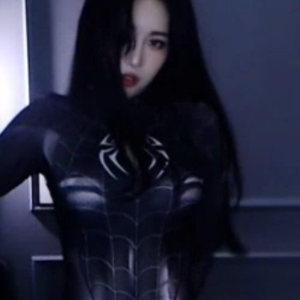 《网红虎牙主播COS蜘蛛侠作品》