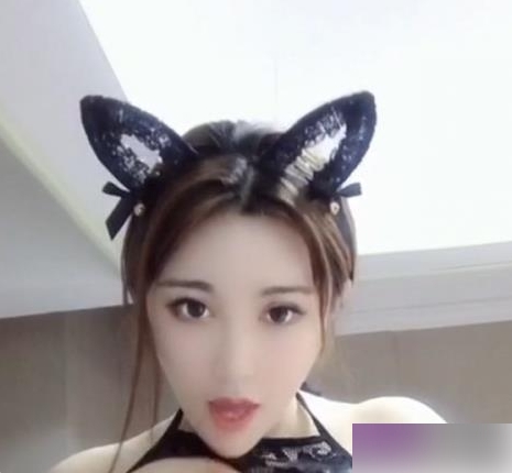 《精选网红模特软软Roro作品》