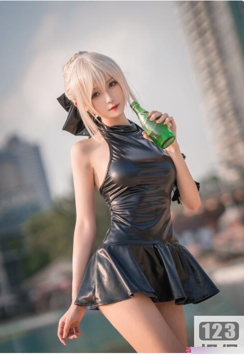 限时独家斗鱼当红主播腐团儿COS合集，全新上贤妗