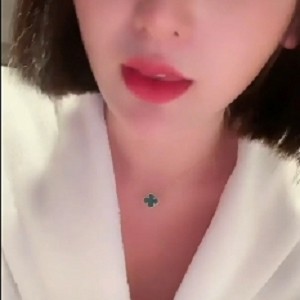 火辣网红美女尽显诱惑,4.3GNV格式视频百度盘限时放送!