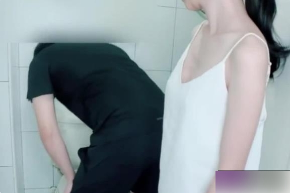 台湾SWAG女星sexyemily十三部作品，让你陶醉的cheng+ren+shi+pin！