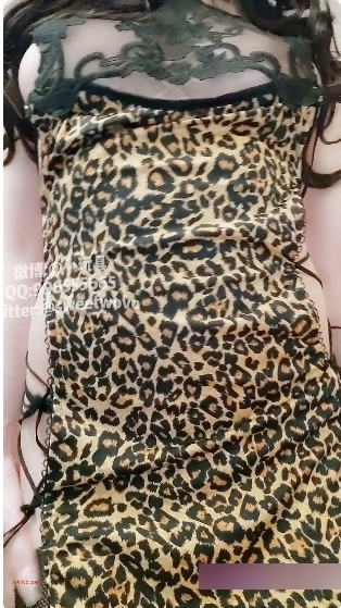 微笑撩拨人心，定制豹纹吊带，完具酱与娜美妖姬共舞