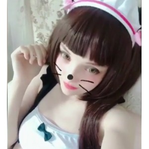 家庭型乱来团建活动，包括表妹、小姨子、女友和嫂子参与，1V摄像头，3.32G存储空间，百度平台提供相关服务。