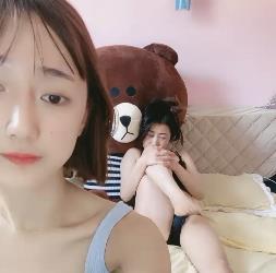 快手网红母女一起直播，兴奋互摸，2V-556M