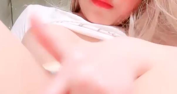 喷泉女王-曼希宝宝喷泉桶2V2.04G