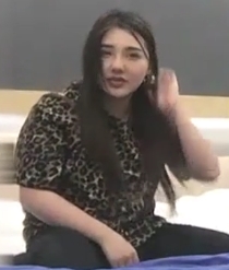 豹纹大耳环:时尚豹纹设计的大耳环嘴艺:独特的嘴艺表演舔D:创新的舔动作,带来愉悦体验洗完澡:清爽洗澡后的舒适感开C:独特的开车方式,带来乐趣和奇妙抬腿:健康的抬腿运动,锻炼身体运动:多样化的运动方式,提升健康水平侧:多角度的侧面展示,展现更多细节