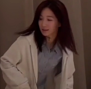 清纯漂亮的学生妹自行打包，甜美声音的边缘干货