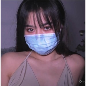 自行打包的闪亮黑丝，翘二郎腿互动视频（1v+，500m），百度盘