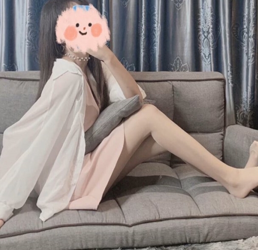 失眠的沫儿舞蹈老师分享了打粑粑的小狗的故事