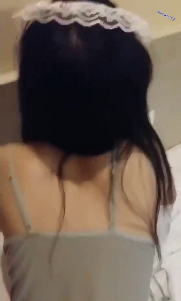 失眠的沫儿舞蹈老师分享了打粑粑的小狗的故事