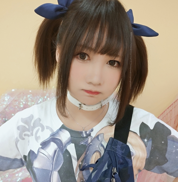 网红铭铭的私人定制微博,包含35套尺度较大的Kizami商品,总共占用9.6GB的存储空间,可通过度盘和微云下载。