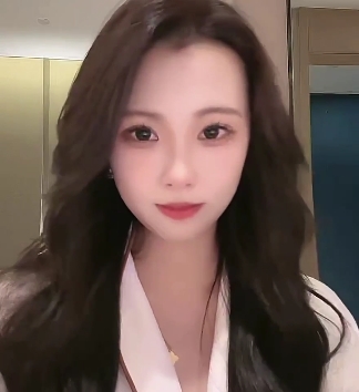 疯狂抖音大哥玩崩溃美女真容121V2.2G百度盘