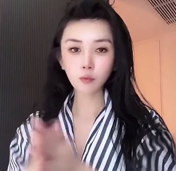 疯狂抖音大哥玩崩溃美女真容121V2.2G百度盘