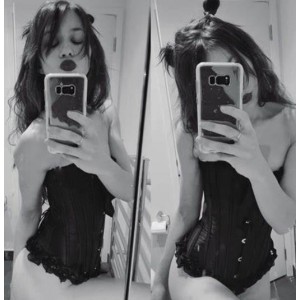 MissAlice的美腿作品在P站上受欢迎