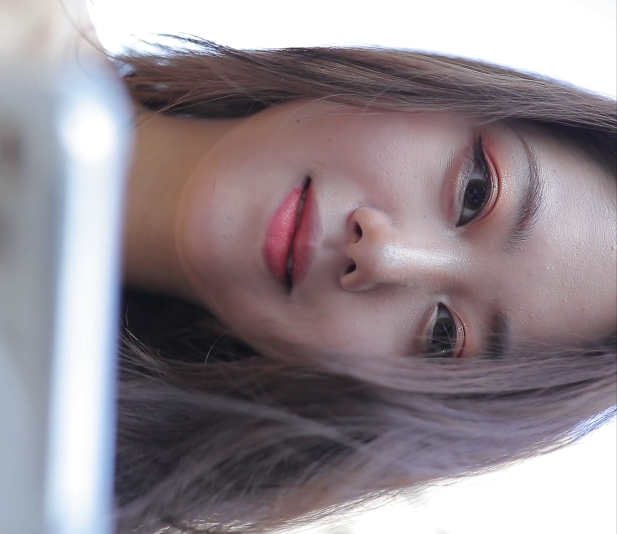 高跟包臀裙，白皙长腿，4V高清视频下载