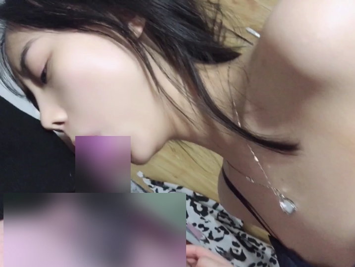 泄密事件涉及三一重工公司文员与周末同事之间的1.76米身高的百度云文件。