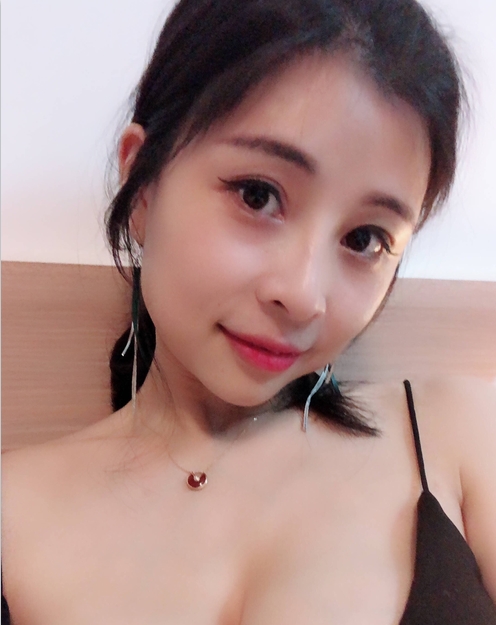 商品自行打包精心打包玩弄白嫩大罩杯合集