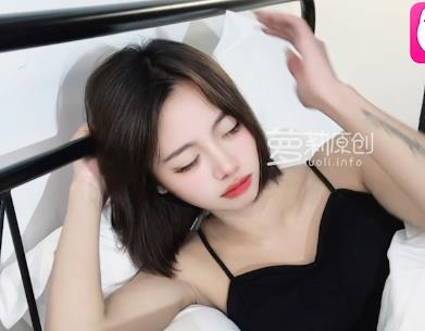 年轻总裁与女实习生合作的故事，标题可以为：年轻总裁与女实习生的合作冒险