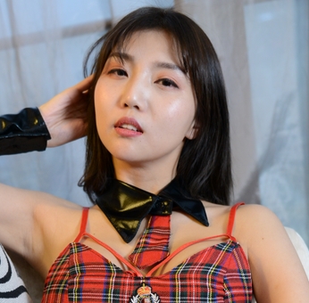 女仆装透视黑丝，御姐气质的PANS精选