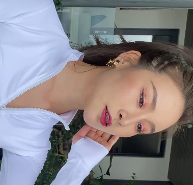 紧身瑜伽裤：美女展示的紧身瑜伽裤胖臀：展示胖臀的美女长腿：美女展示的长腿效果美女视频：美女展示瑜伽裤效果的视频2V：视频质量为2V4.53G：视频文件大小为4.53G百度云：视频存储在百度云上