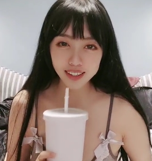 深处大罩杯乖乖女头擦嘴1V+5P558MB百度盘