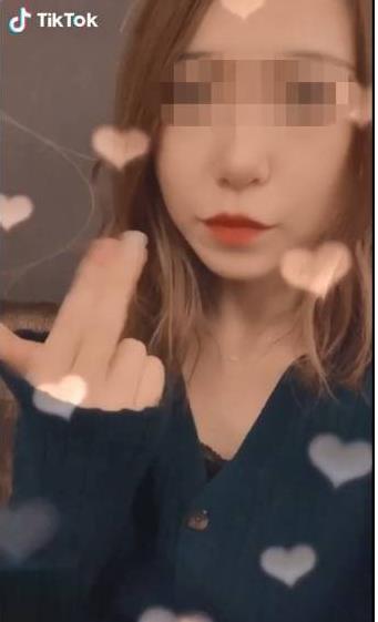 抖音国际私拍展示：清纯留学生