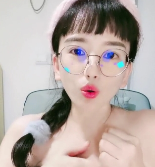 可爱的白皮肤女孩娃娃脸蛋天使1V363M百度盘