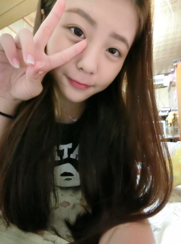 限时限量台湾学妹50套泄密图影，高清32V，共3441P，总大小1.21G，百度盘下载