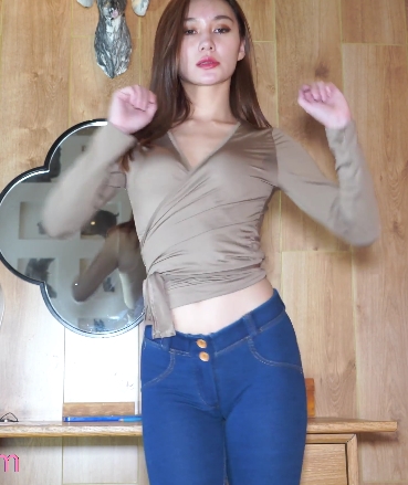 舞出精彩的古丽米热第三期，8V，996MB，百度盘