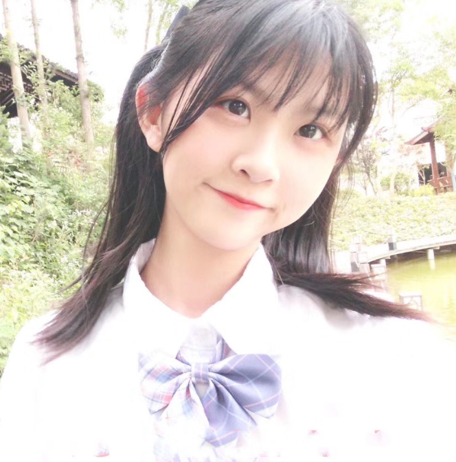 逆天妹子在公共场合光着pp的酸果儿（转载搬运）