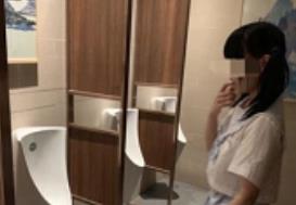 西西JK放飞自我男厕所