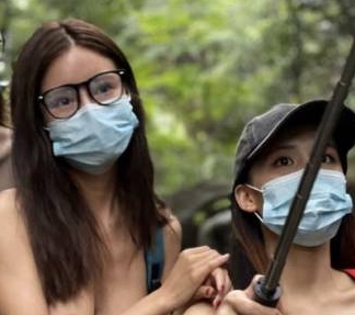 女神Tommax户外三人游