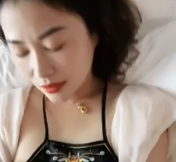 杭州美女赵欢自拍泄密视频