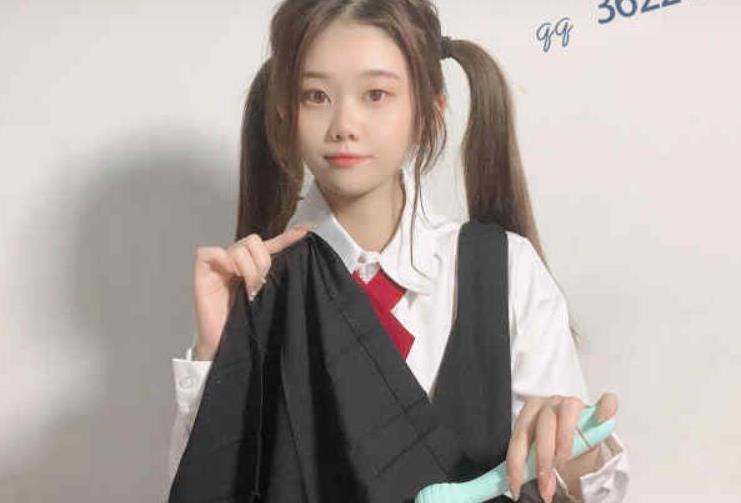 虎牙主播双马尾妹子露脸合集