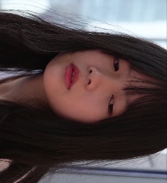 美女穿着热裤和高跟展示长腿的视频