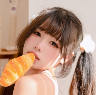 自行打包的推特黏黏团子,兔粉色JK在B站UP主发布的60P480M资源,可在百度盘下载。