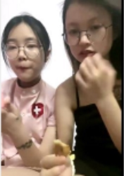 可爱00后女孩舌吻肥猪男糟蹋